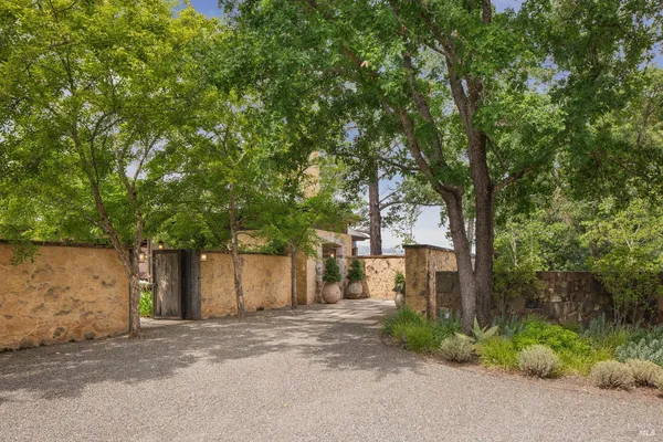 $19,800,000 | 232 North Fork Crystal Springs Road, St. Helena, CA 94574