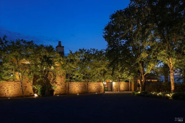 $19,800,000 | 232 North Fork Crystal Springs Road, St. Helena, CA 94574