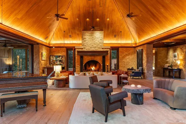 $19,800,000 | 232 North Fork Crystal Springs Road, St. Helena, CA 94574