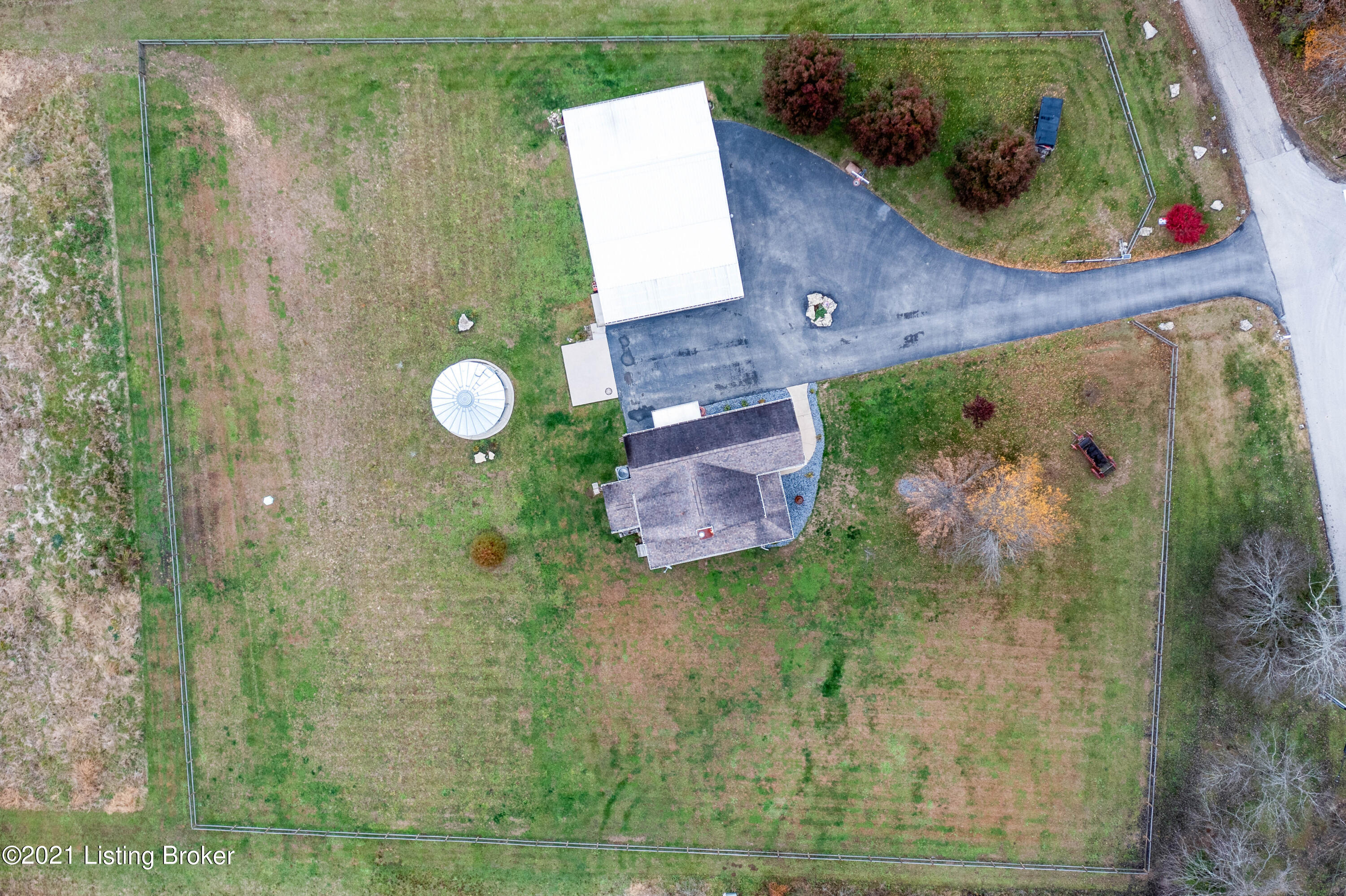8200 Stout Road Louisville, KY 40291 - Photo 44 of 47 8200 Stout Rd - EXT-9