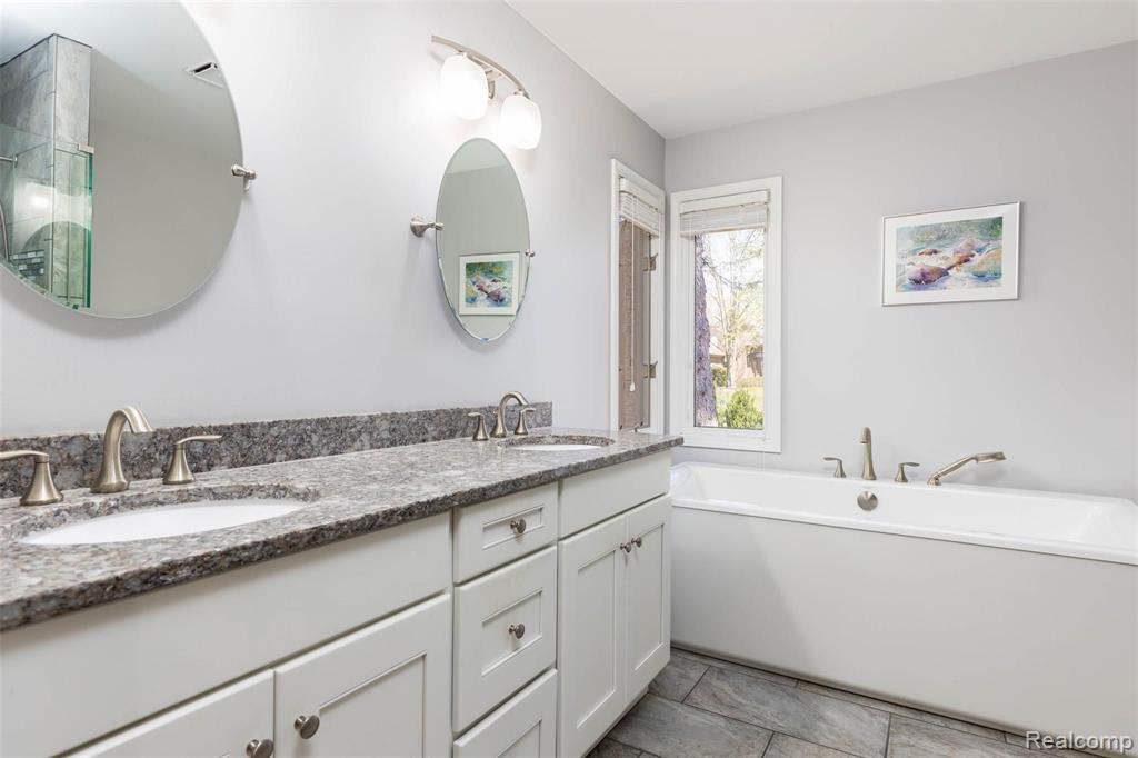 1359 Kingspath Drive Rochester Hills, MI 48306 - Photo 21 of 60