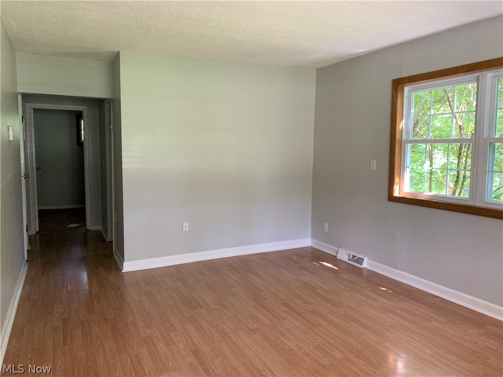 5266 Pierce Road Northwest Warren, OH 44481 - Photo 4 of 16 Gallery Image 4