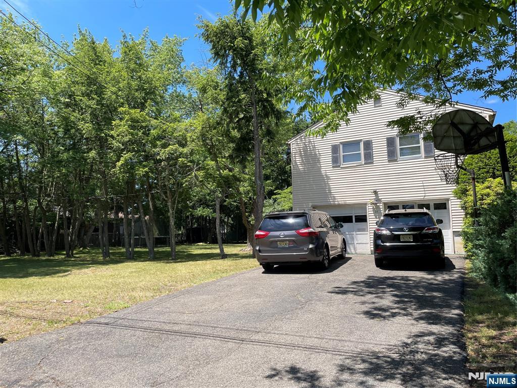 636 Kingsbridge Lane Ridgewood, NJ 07450 - Photo 3 of 6