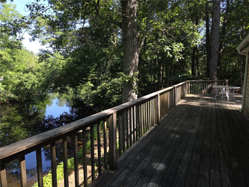 31 Lakeside Drive Hopkinton, RI 02832 - Photo 3 of 32