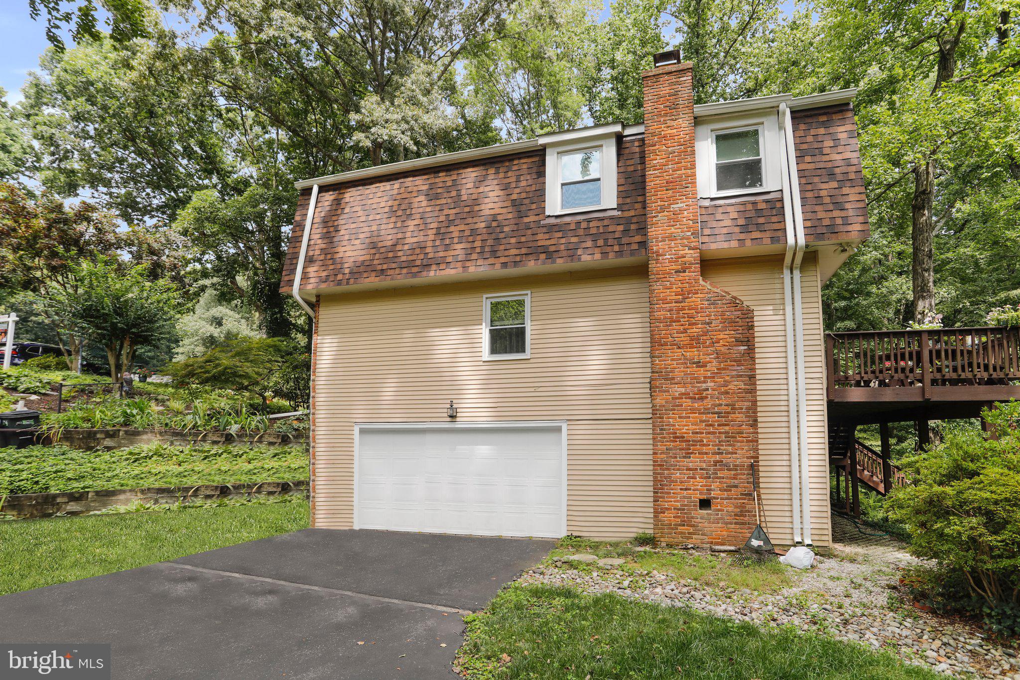 1644 Comanche Road Arnold, MD 21012 - Photo 8 of 61 Side garage exterior