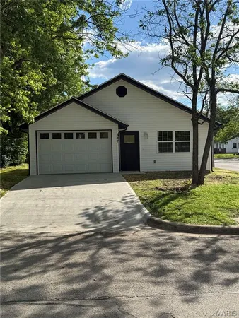 $199,900 | 387 Harrison Street, Lebanon, MO 65536