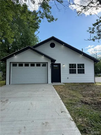 $199,900 | 387 Harrison Street, Lebanon, MO 65536