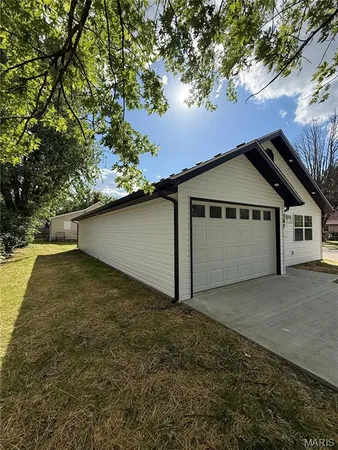 $199,900 | 387 Harrison Street, Lebanon, MO 65536