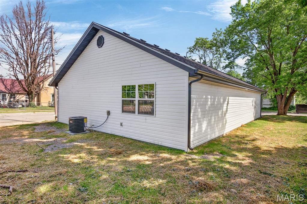 387 Harrison Street Lebanon, MO 65536 - Photo 5 of 42