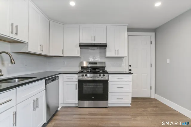 $2,900 | 35 Euclid Avenue, Unit B, Stamford, CT 06902