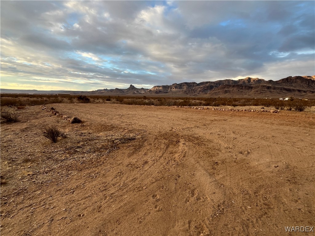 4385 South Zircon Road Golden Valley, AZ 86413 - Photo 4 of 30 View