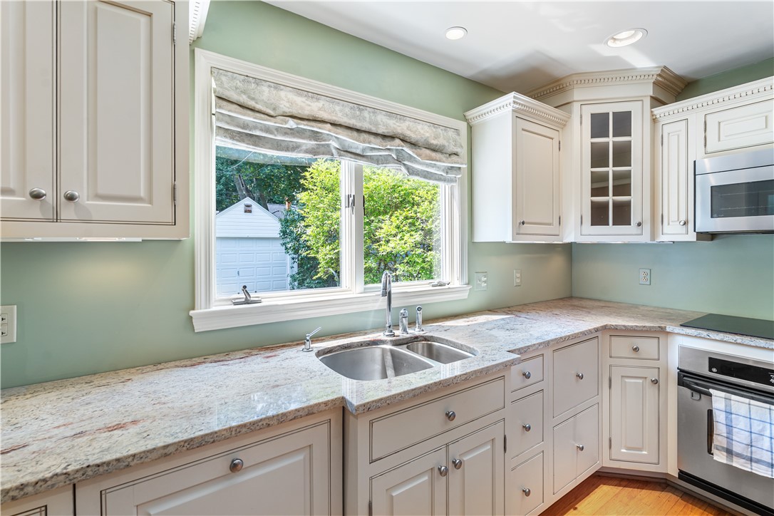 27 Covington Road Irondequoit, NY 14617 - Photo 17 of 43