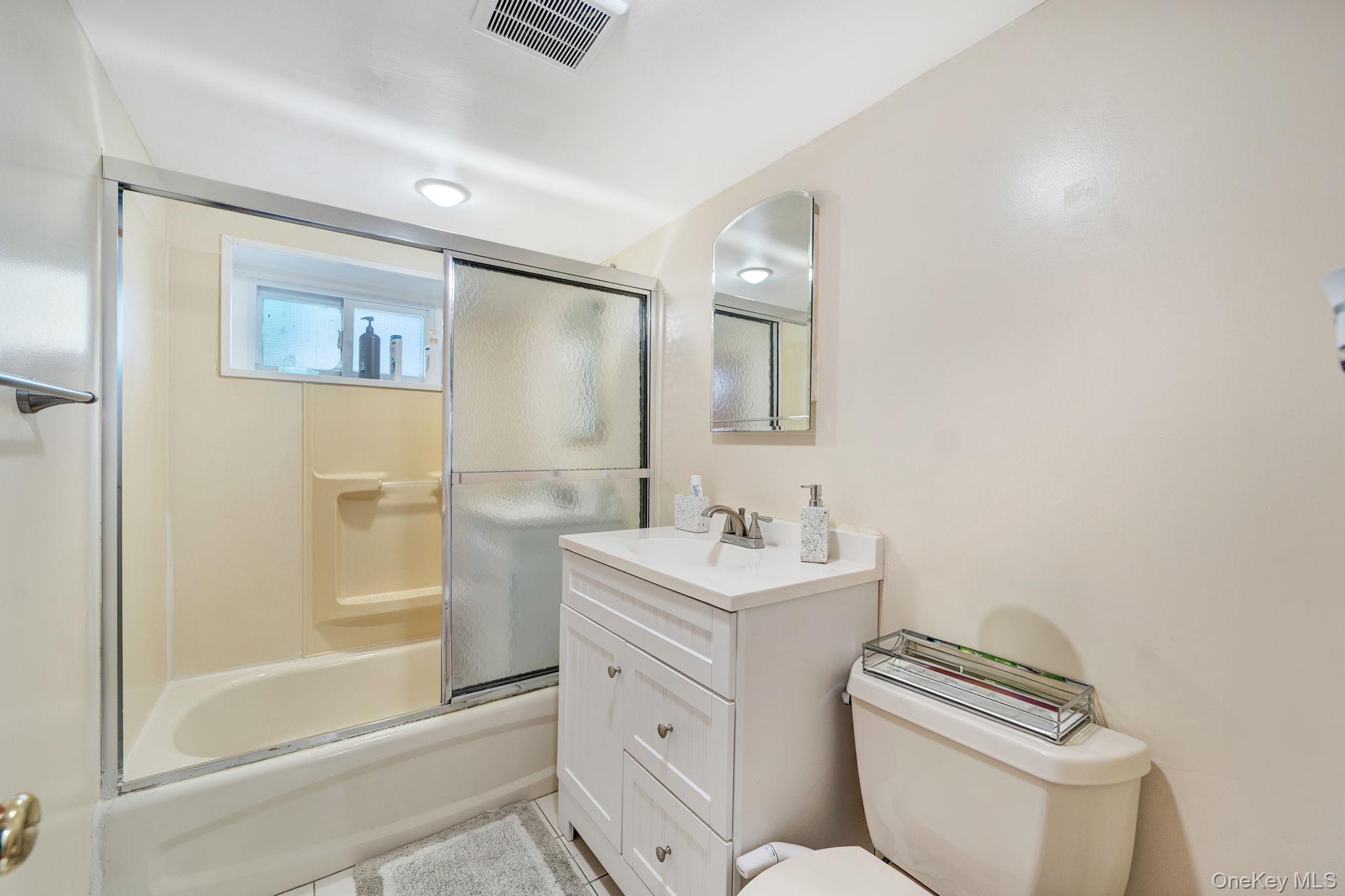 244-15 85th Road Queens, NY 11426 - Photo 16 of 30