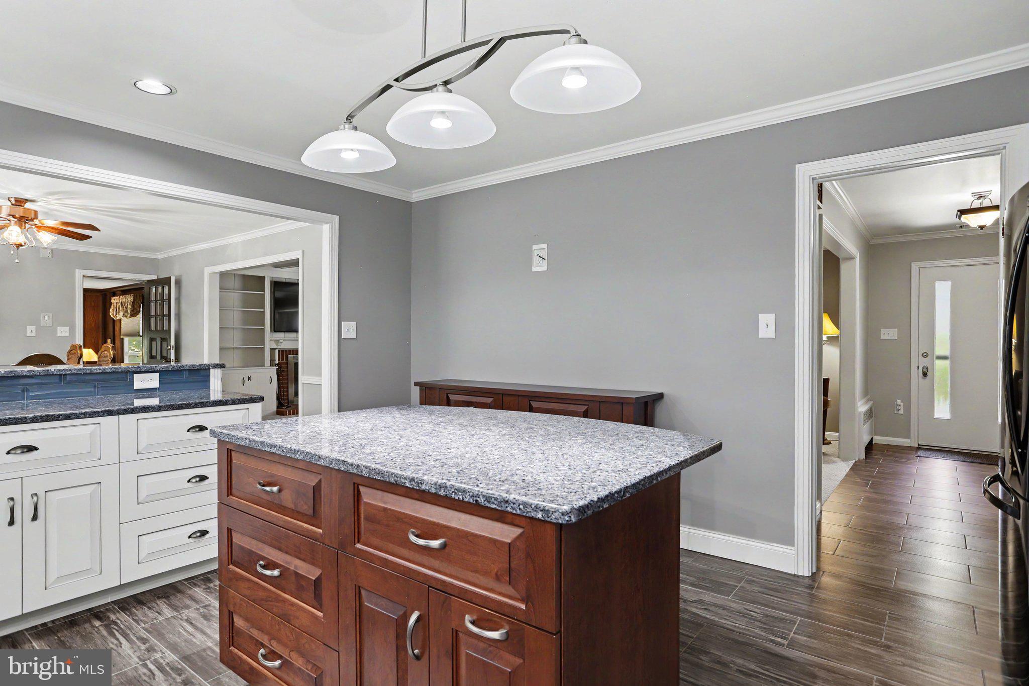 2210 Stratford Road Lancaster, PA 17603 - Photo 18 of 62 Kitchen with Coffee Bar