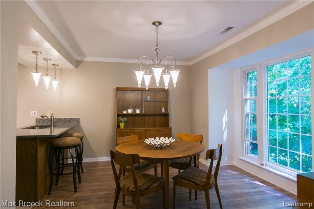 1655 Huntington Park Rochester Hills, MI 48309 - Photo 9 of 40