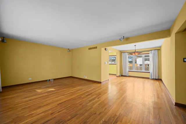 $353,000 | 1368 East Palatine Road, Palatine, IL 60074