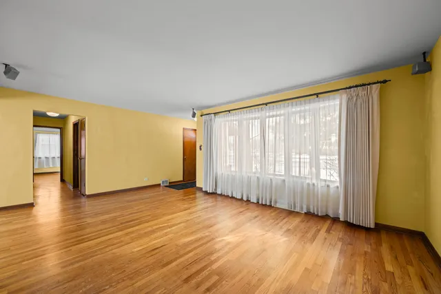 $353,000 | 1368 East Palatine Road, Palatine, IL 60074