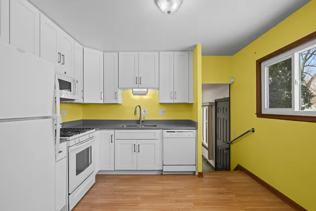 $353,000 | 1368 East Palatine Road, Palatine, IL 60074