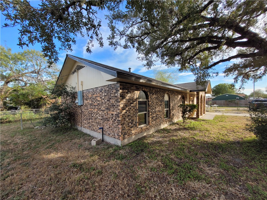 900 3rd Street Sinton, TX 78387 - Photo 16 of 21
