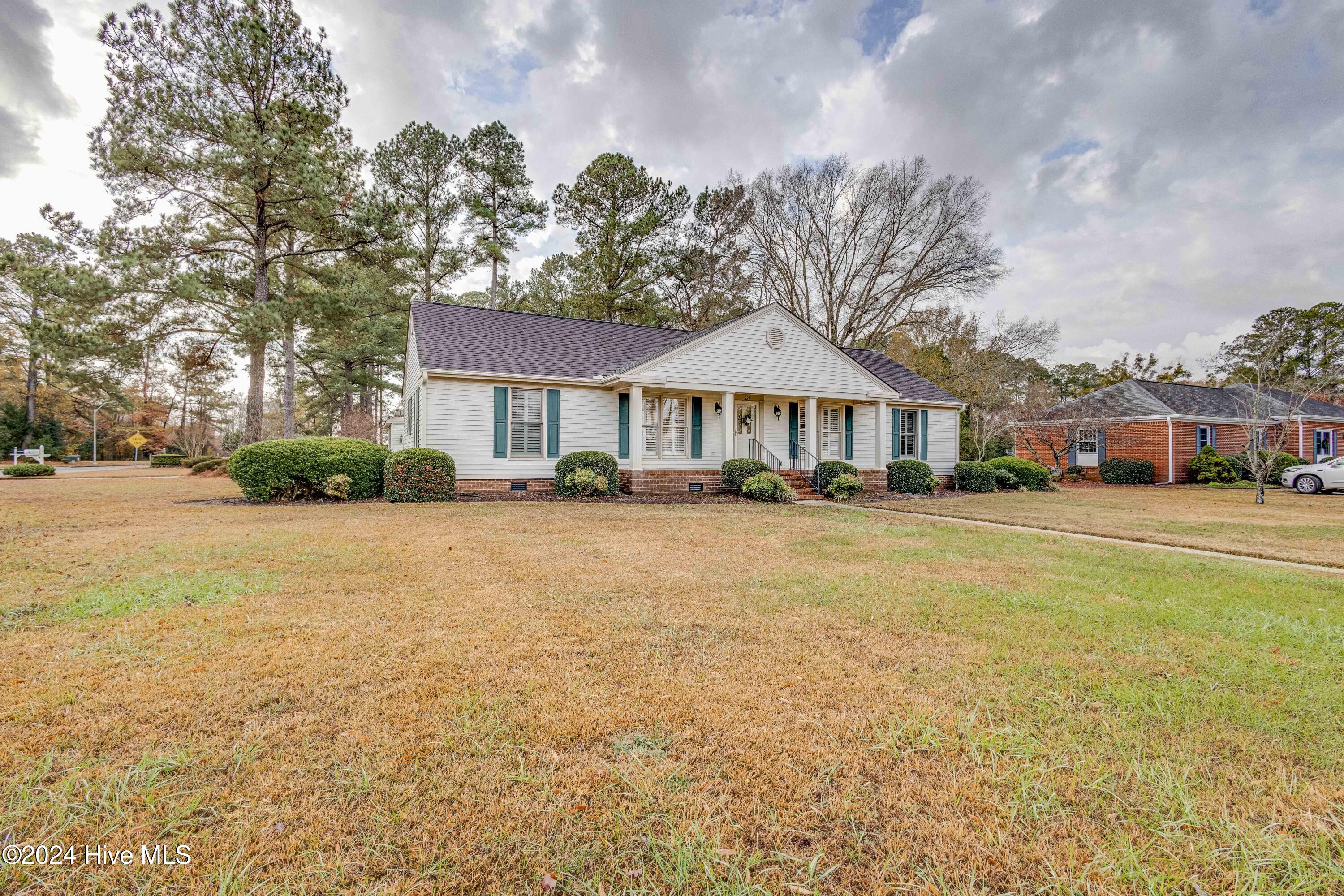 221 Lawson Road Washington, NC 27889 - Photo 6 of 35 IMG_8884