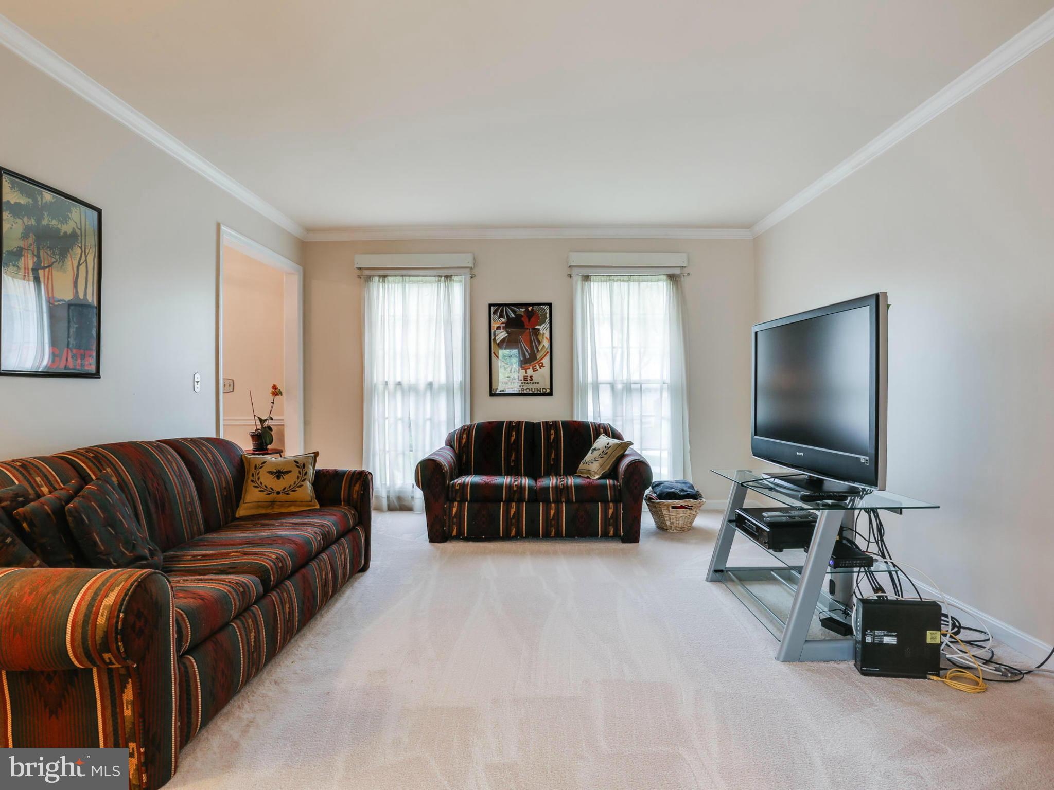 8228 Crest Road Laurel, MD 20723 - Photo 4 of 30 Living Room