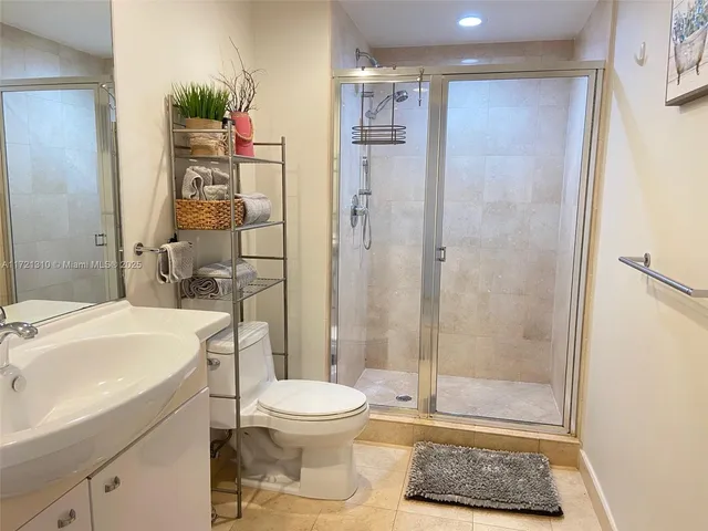 $3,800 | 1830 South Ocean Drive, Unit 1905, Hallandale Beach, FL 33009