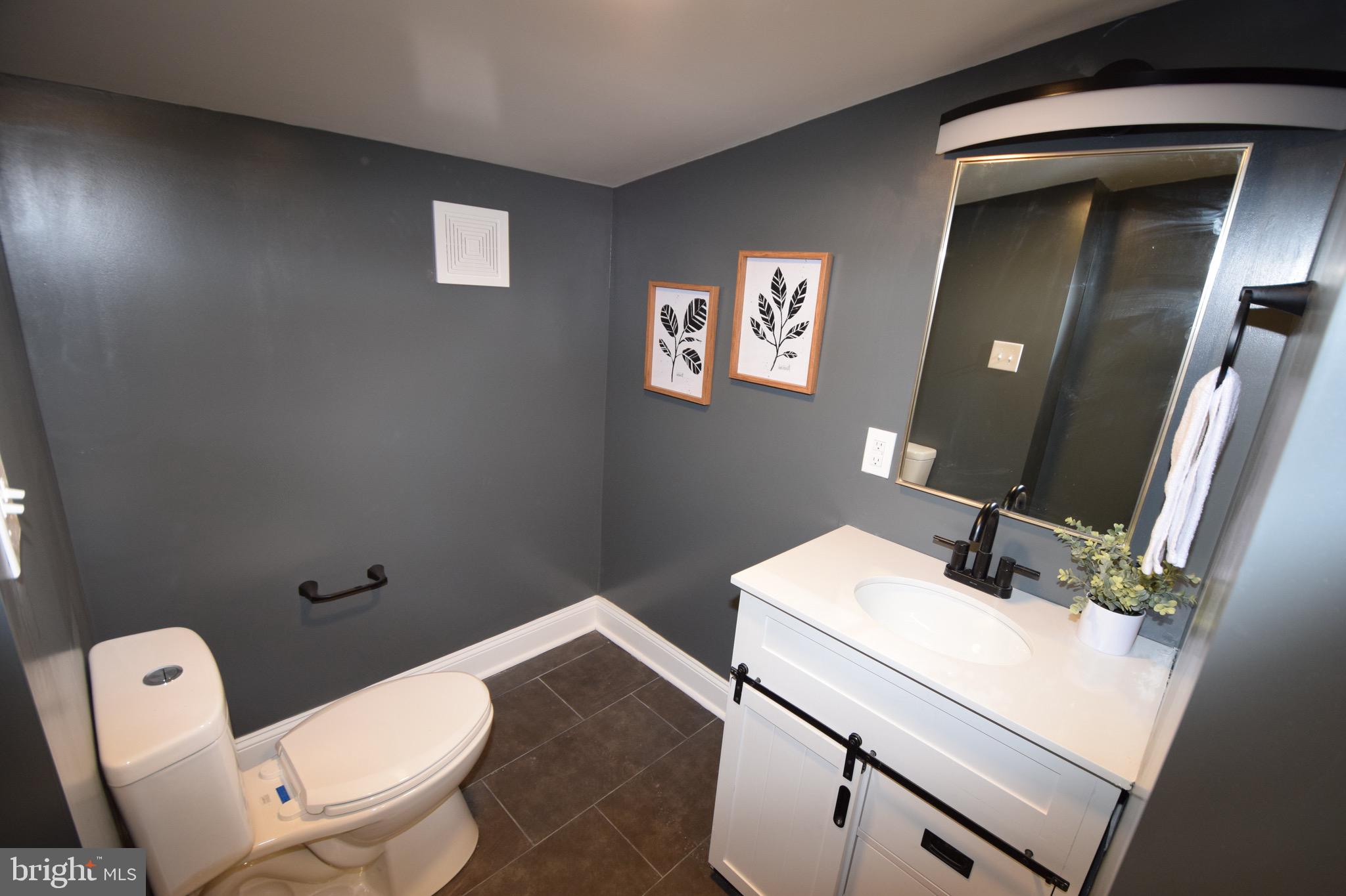 3703 Chesholm Road Baltimore, MD 21216 - Photo 20 of 34 Bathroom #2