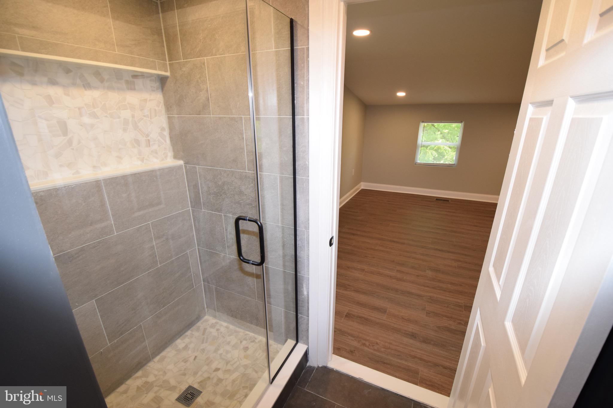 3703 Chesholm Road Baltimore, MD 21216 - Photo 21 of 34 Bathroom #2