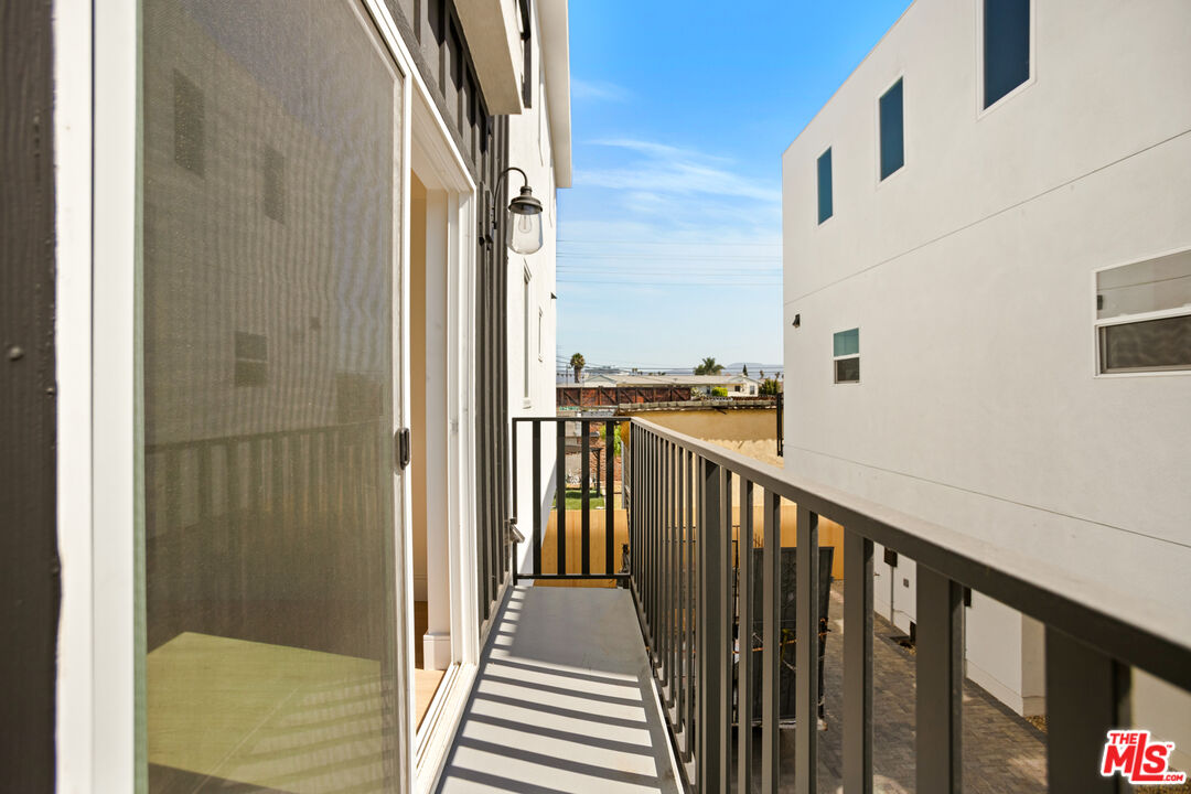 1619 2nd Avenue Los Angeles, CA 90019 - Photo 13 of 34