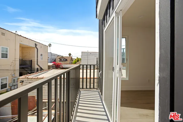 $3,995 | 1619 2nd Avenue, Los Angeles, CA 90019