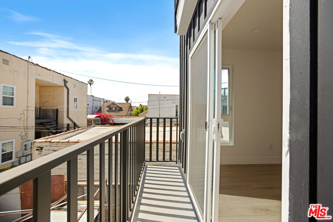 1619 2nd Avenue Los Angeles, CA 90019 - Photo 14 of 34