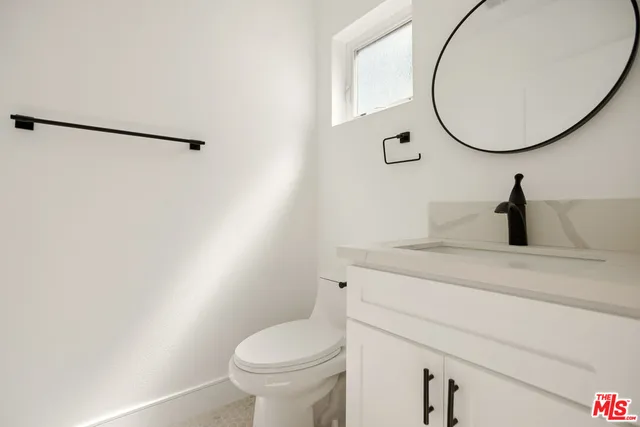 $3,995 | 1619 2nd Avenue, Los Angeles, CA 90019