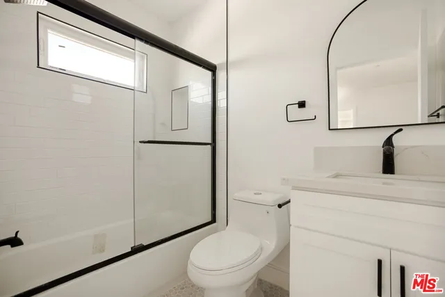 $3,995 | 1619 2nd Avenue, Los Angeles, CA 90019