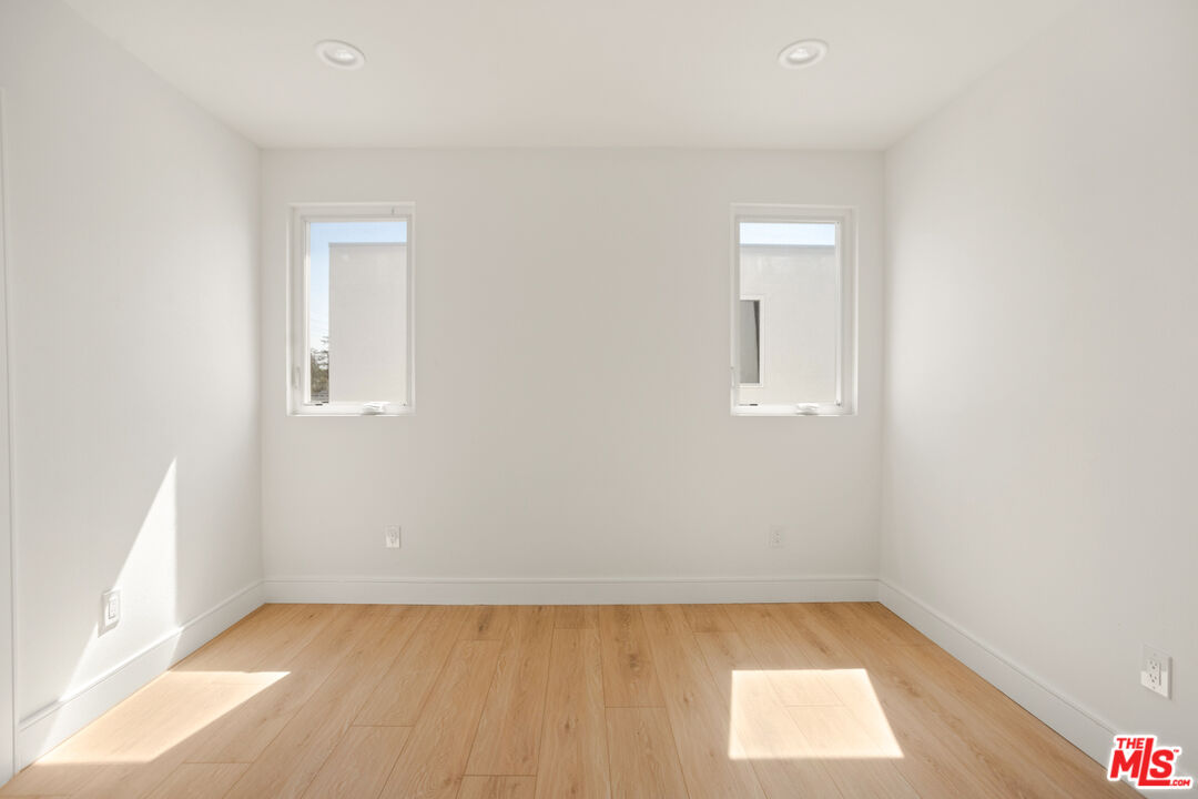 1619 2nd Avenue Los Angeles, CA 90019 - Photo 25 of 34