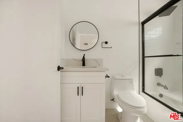 $3,995 | 1619 2nd Avenue, Los Angeles, CA 90019