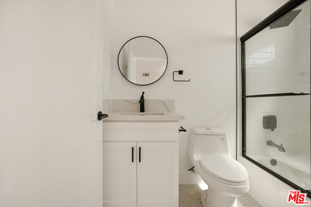 1619 2nd Avenue Los Angeles, CA 90019 - Photo 28 of 34