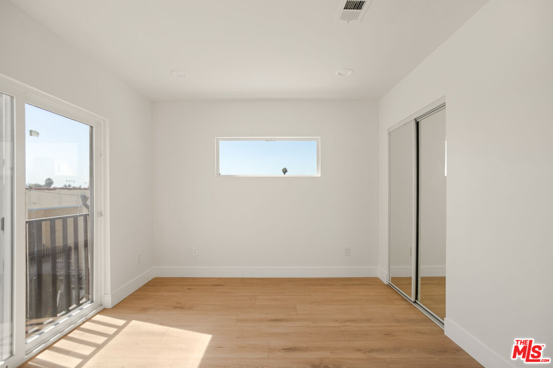 1619 2nd Avenue Los Angeles, CA 90019 - Photo 30 of 34