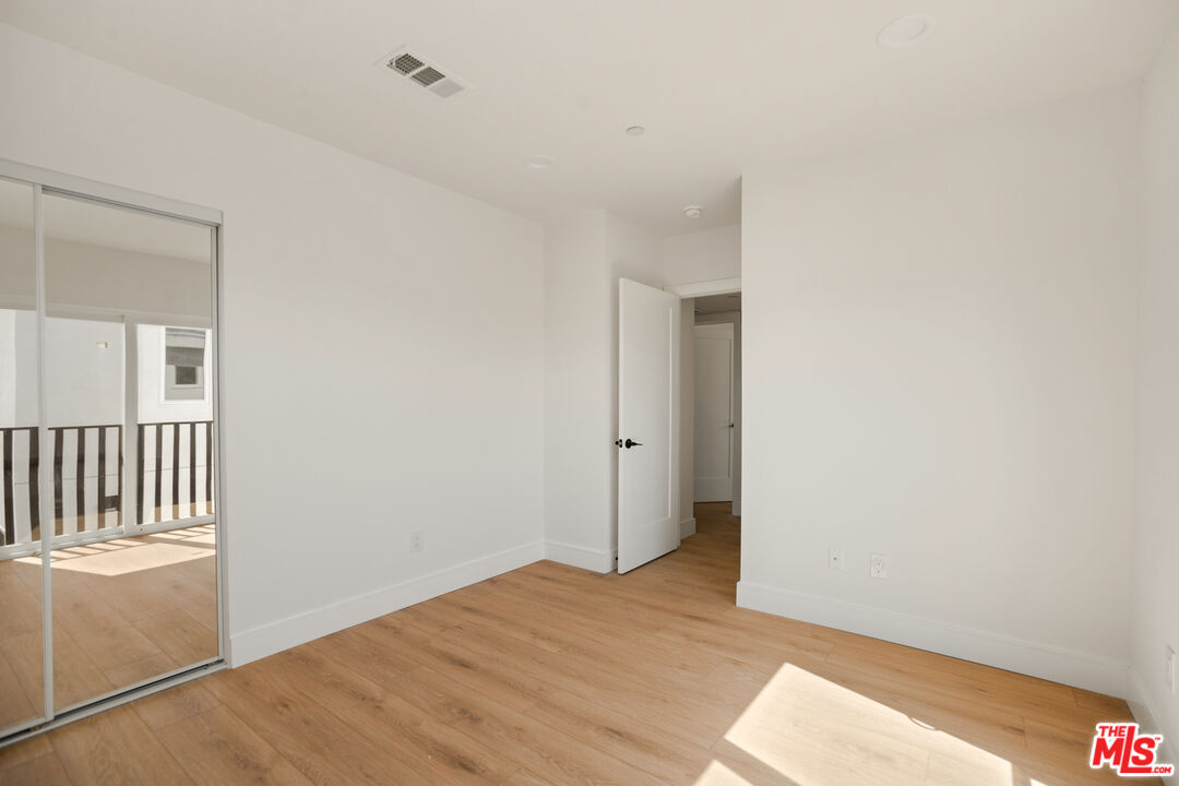 1619 2nd Avenue Los Angeles, CA 90019 - Photo 32 of 34