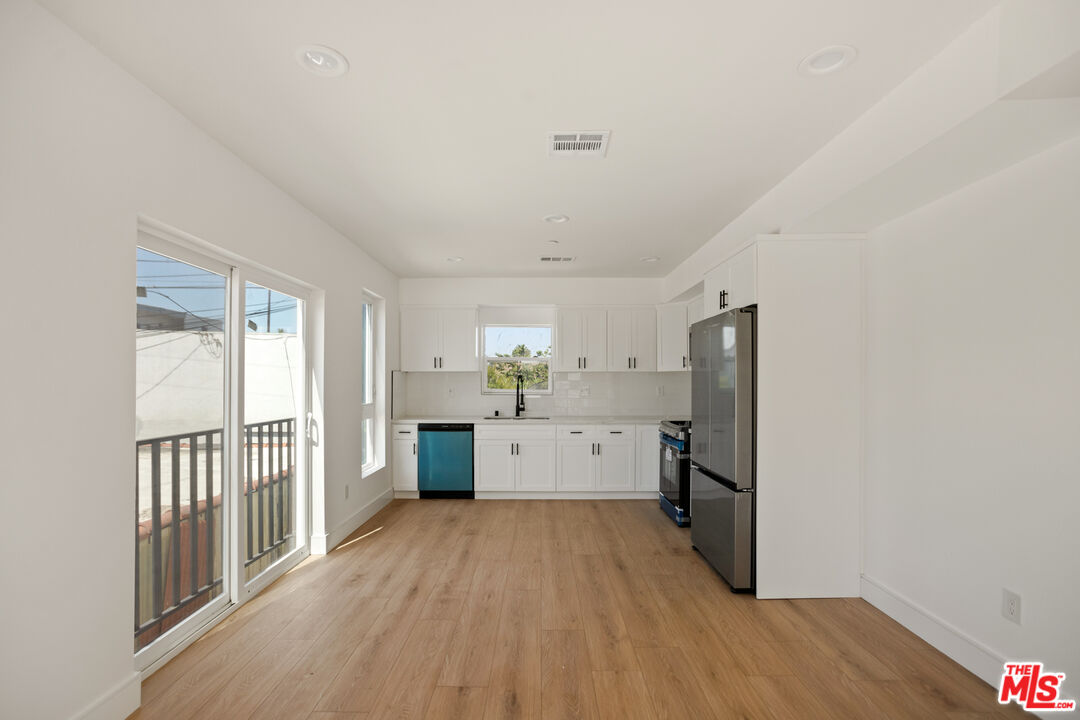 1619 2nd Avenue Los Angeles, CA 90019 - Photo 7 of 34