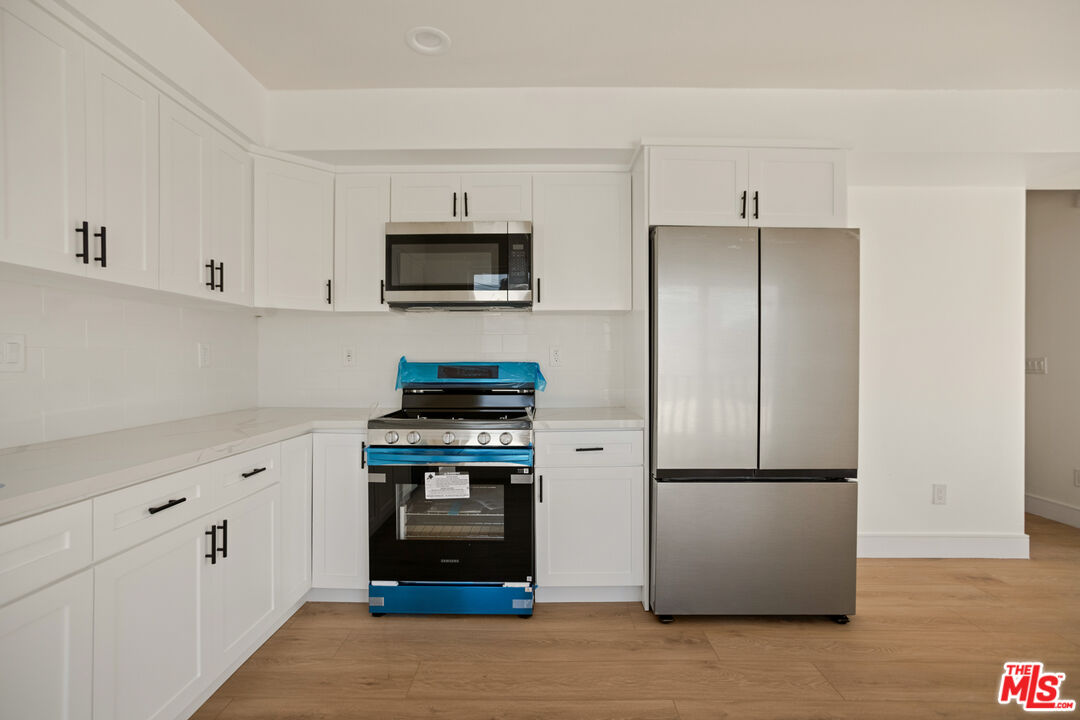 1619 2nd Avenue Los Angeles, CA 90019 - Photo 9 of 34