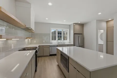 $699,900 | 15 North Hill Street, Unit E, Nashville, TN 37210