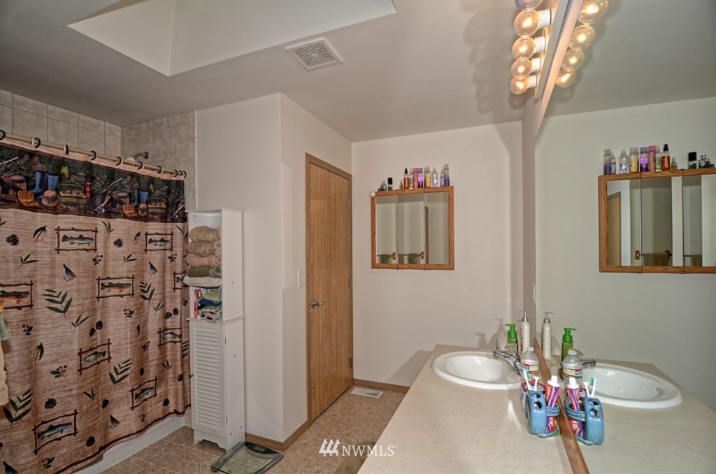 20424 Tveit Road Arlington, WA 98223 - Photo 12 of 24