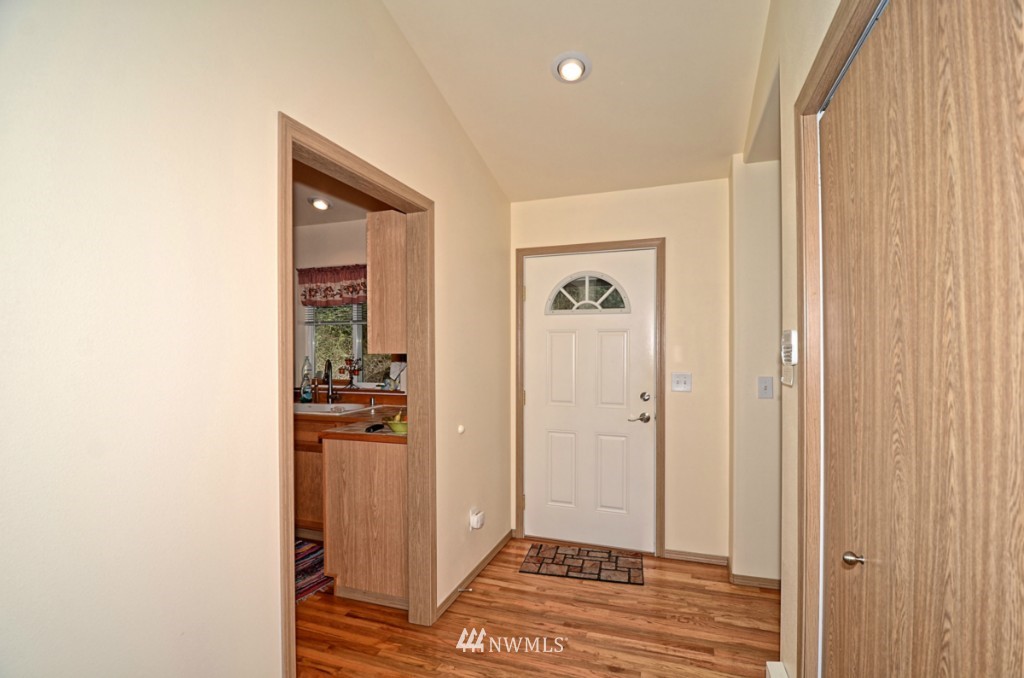 20424 Tveit Road Arlington, WA 98223 - Photo 3 of 24
