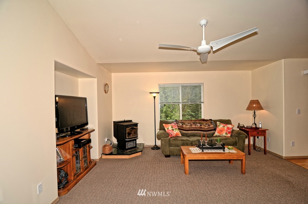 20424 Tveit Road Arlington, WA 98223 - Photo 6 of 24
