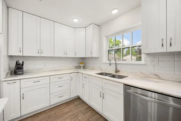 $1,125,000 | 14807 River Forest Drive, Houston, TX 77079