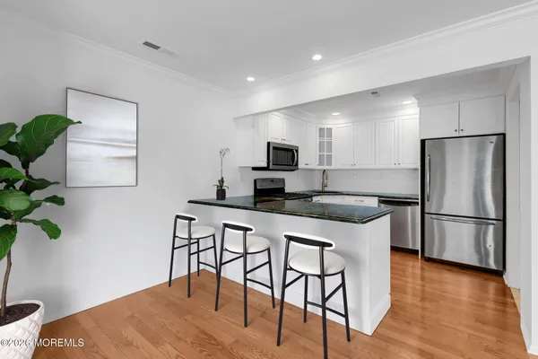 $3,100 | 146 Viburnum Terrace, Red Bank, NJ 07701