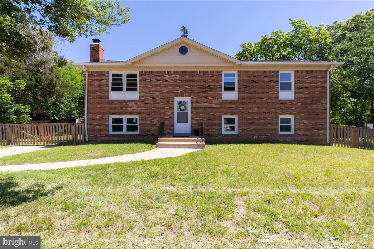 8004 Malcolm Road Clinton, MD 20735 - Photo 2 of 34