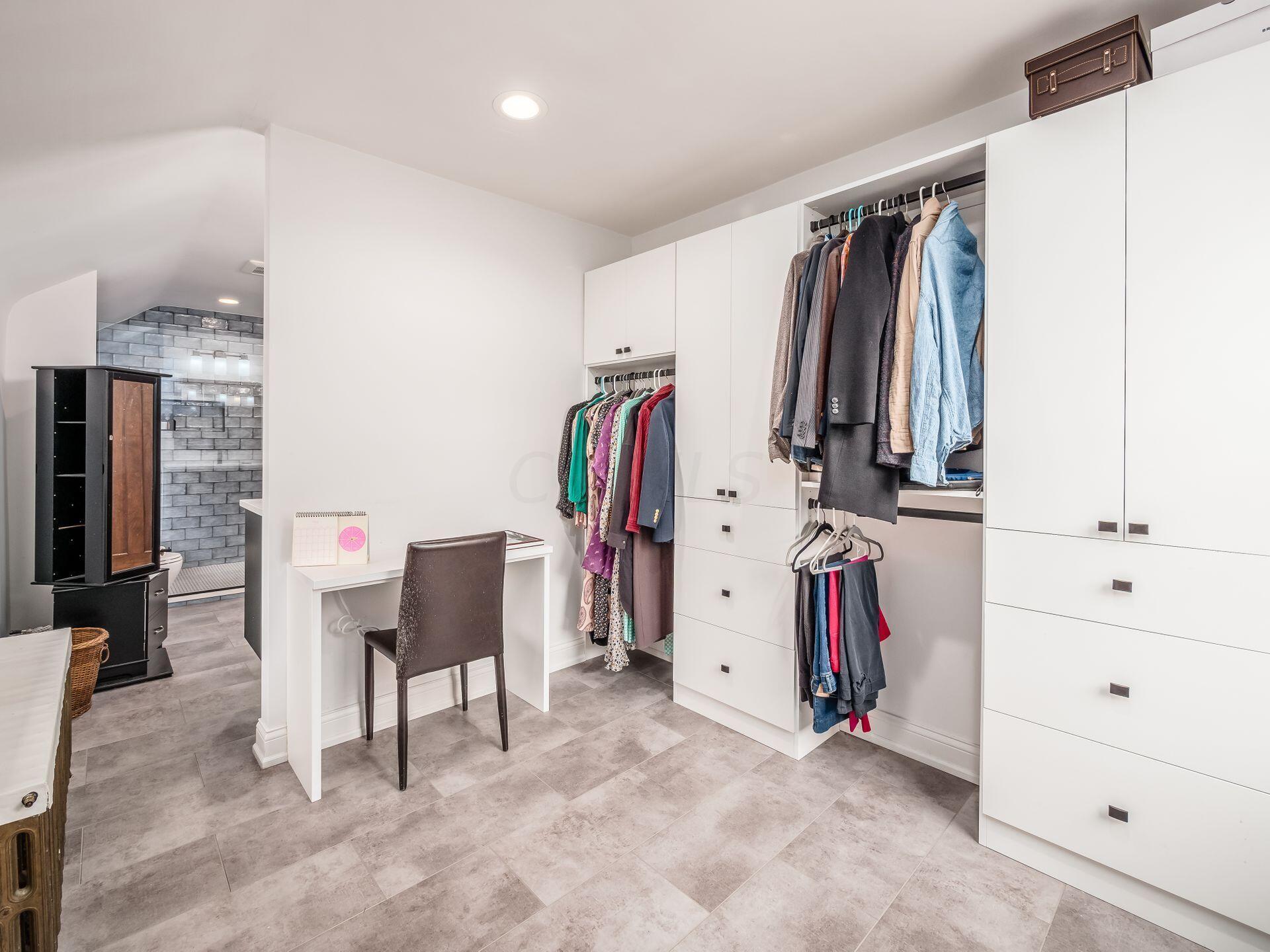 80 West Cooke Road Columbus, OH 43214 - Photo 33 of 48 Walk in closet, view 2