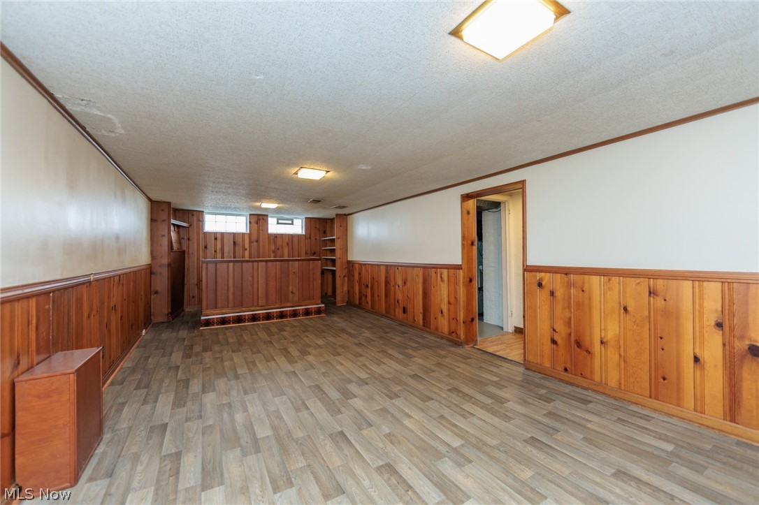 1551 Winchester Road Cleveland, OH 44124 - Photo 32 of 48