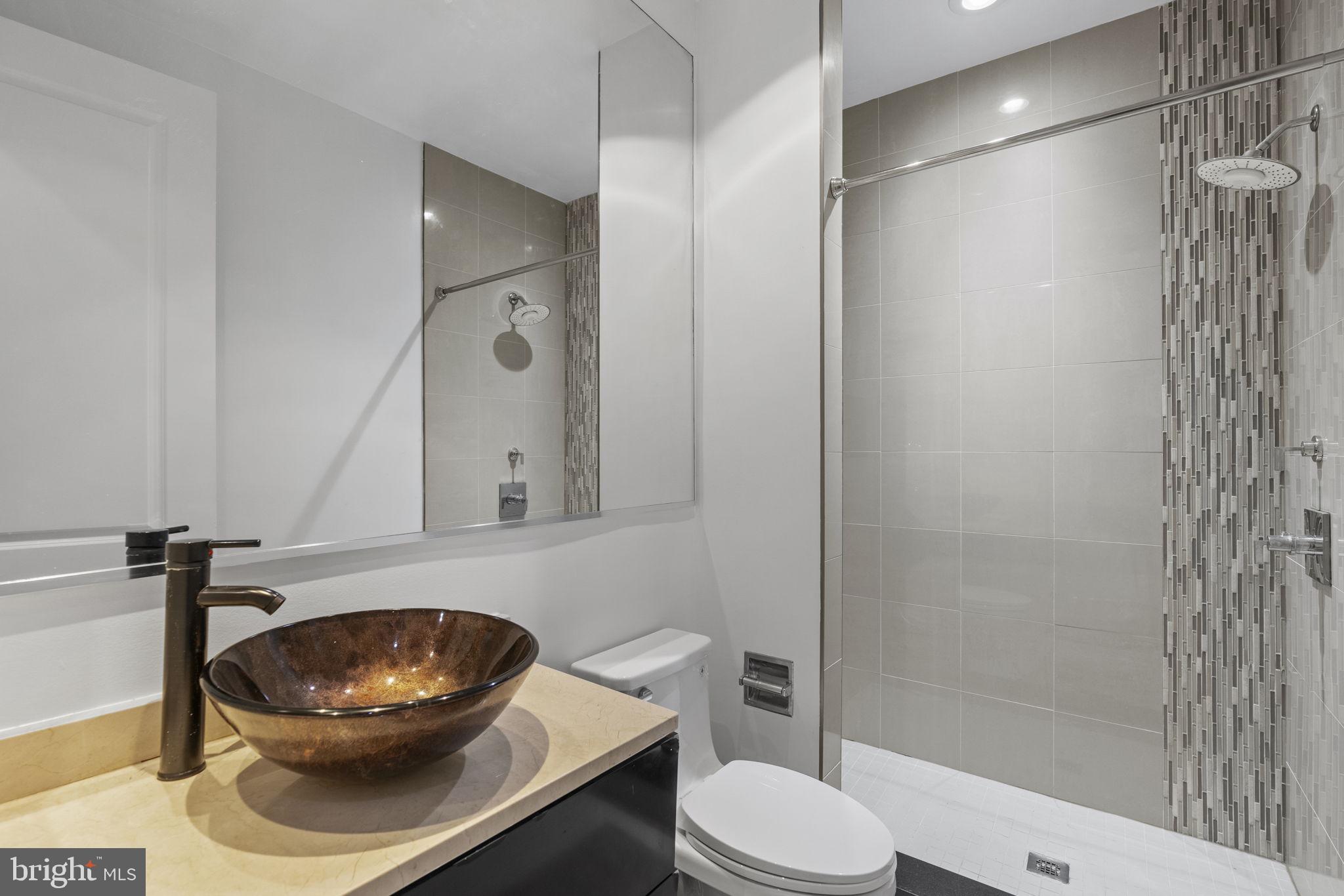 652 L Street Northeast, Unit 1 Washington, DC 20002 - Photo 18 of 36